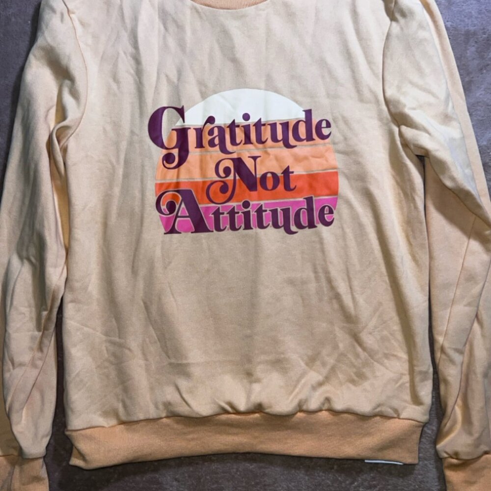 NWT‎ CHYRII Women Medium 'Gratitude Not Attitude' Crew Neck Pullover Sweatshirt
